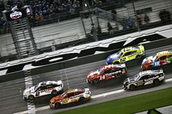 "F**k Joe Biden!" - NASCAR fans have fun signing off at the 2022 Daytona 500