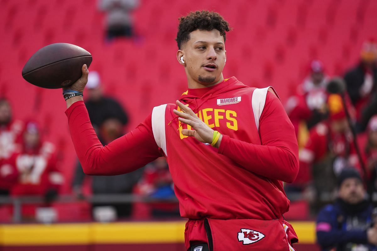 Kansas City Chiefs' Starting QB Today: Patrick Mahomes Or Chad Henne?