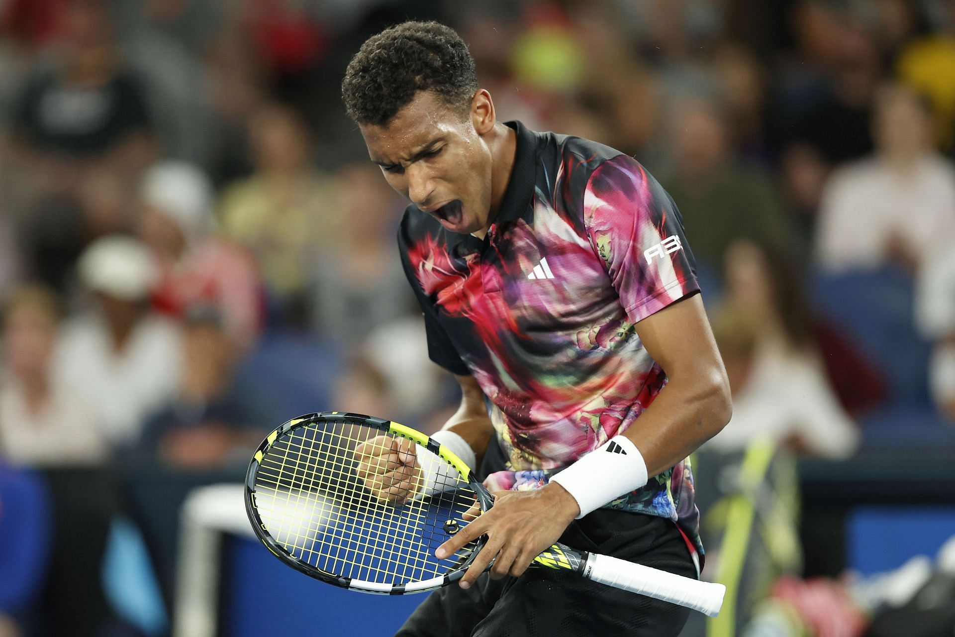 Юс опен мужчины. Оже Альясим Australian open. Молчан теннисист. Теннисист подача.