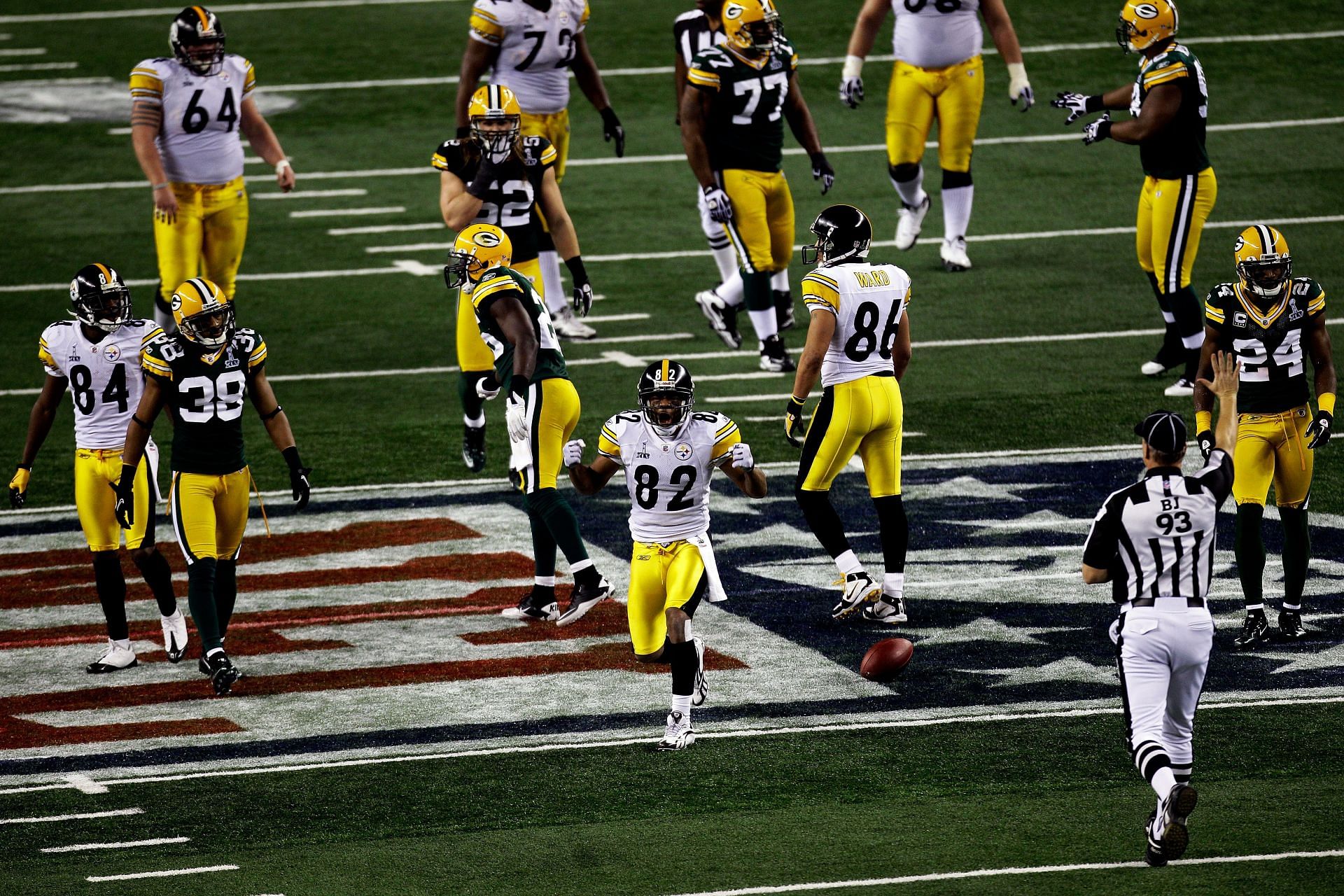 Antwaan Randle El of the Pittsburgh Steelers reacts after catching a 13-yard pass against the Green Bay Packers in the second quarter during Super Bowl XLV