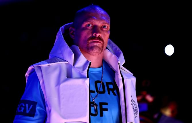 Oleksandr Usyk picks Argentine legend over Wayne Rooney as his favorite soccer star