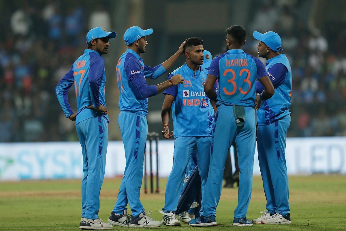 Shivam Mavi celebrates a wicket with his teammates. (Image Credits: Twitter)