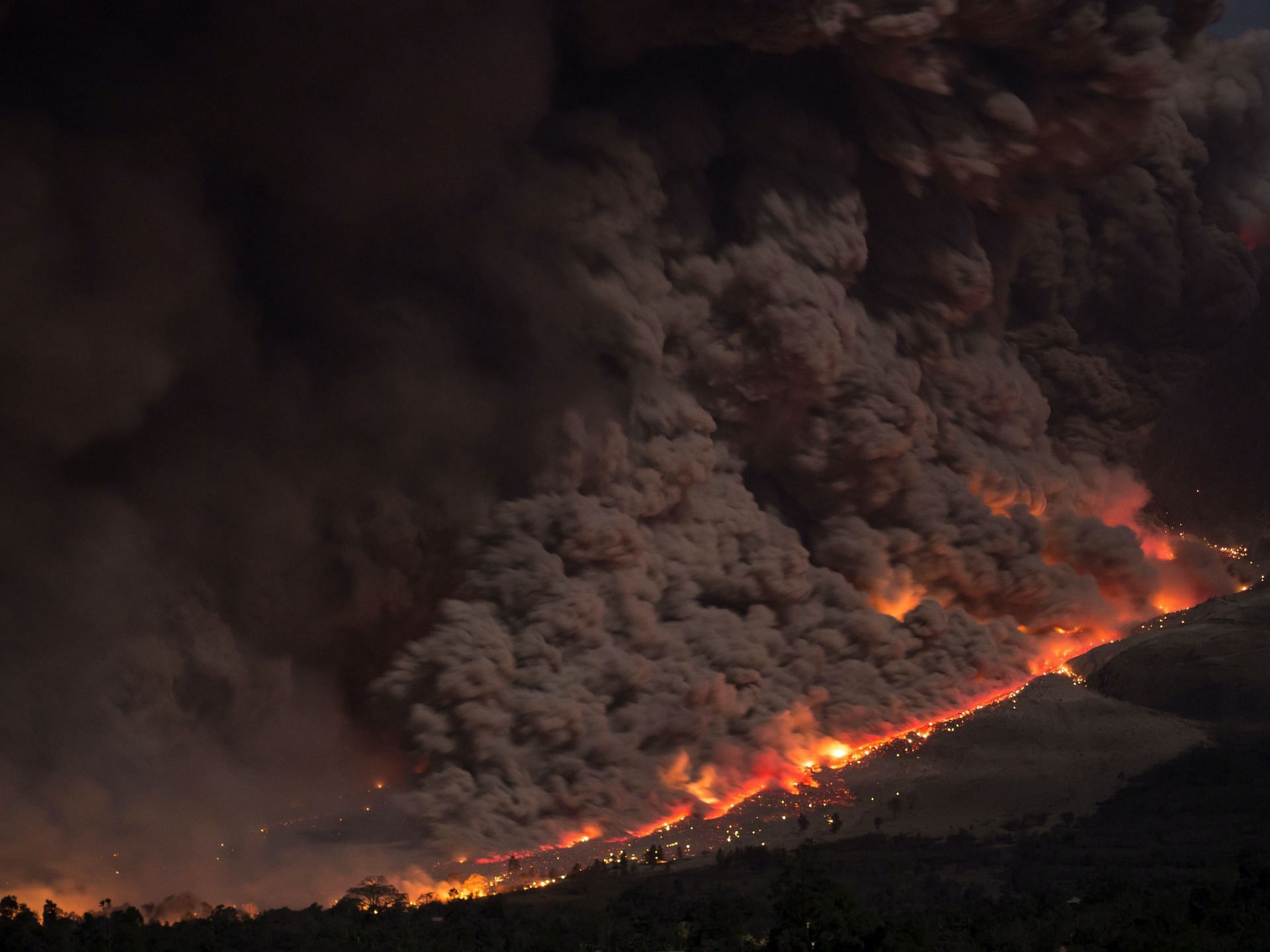 Wildfires are often caused by human activity (Image via Unsplash/Marc Szeglat)