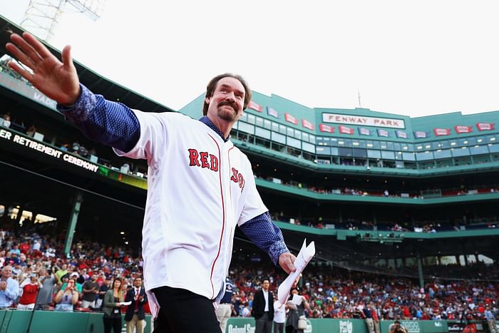 Wade Boggs feels 'back home' as Red Sox retire his No. 26 at Fenway Park