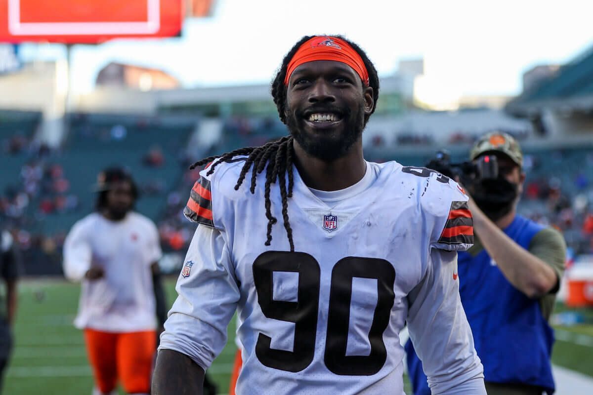 Cleveland Browns DE Jadeveon Clowney