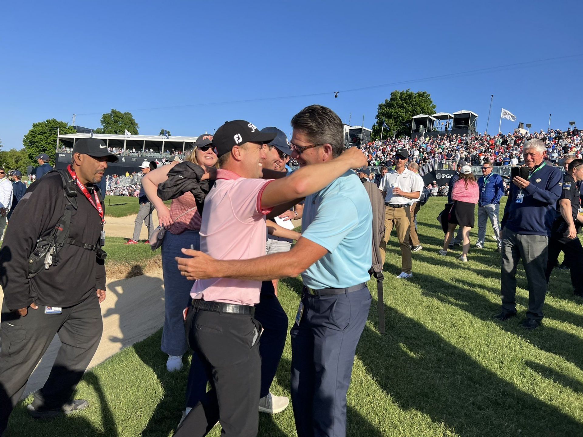 Justin Thomas and coach John Graham (Image via Twitter/ Luke Kerr Dineen)