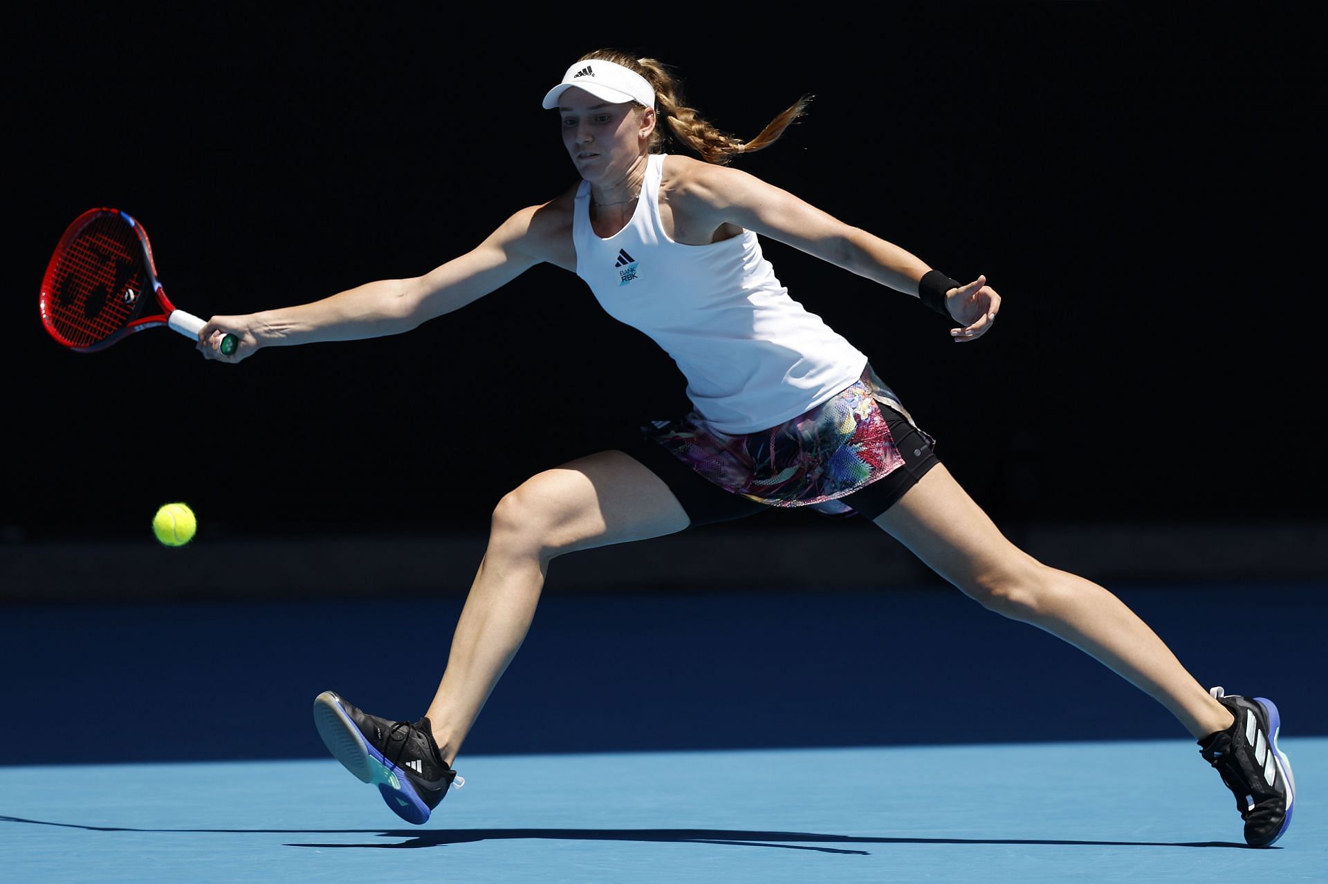 Elena Rybakina in action against Iga Swiatek at the 2023 Australian Open.