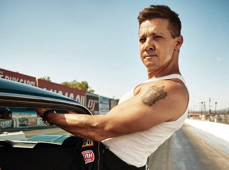 Does Jeremy Renner have tattoos?