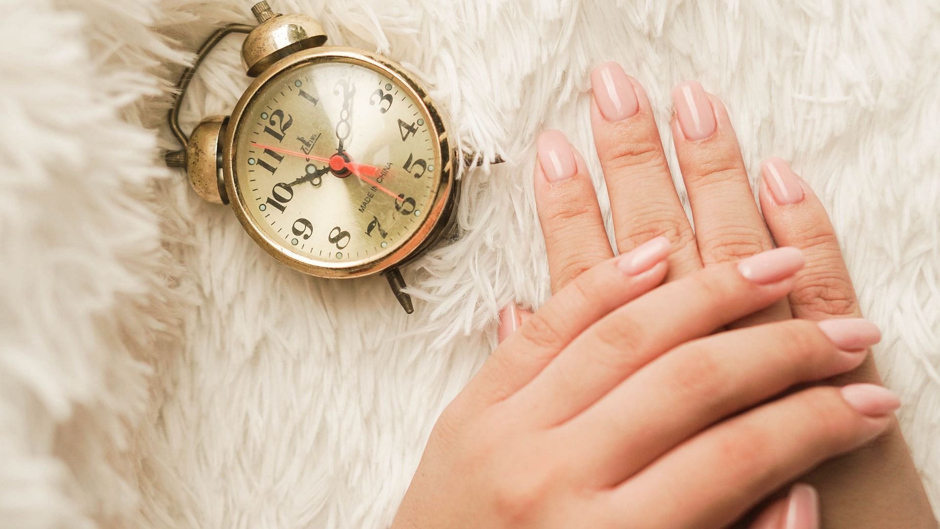 5 Signs of Vitamin B12 Deficiency on nails.