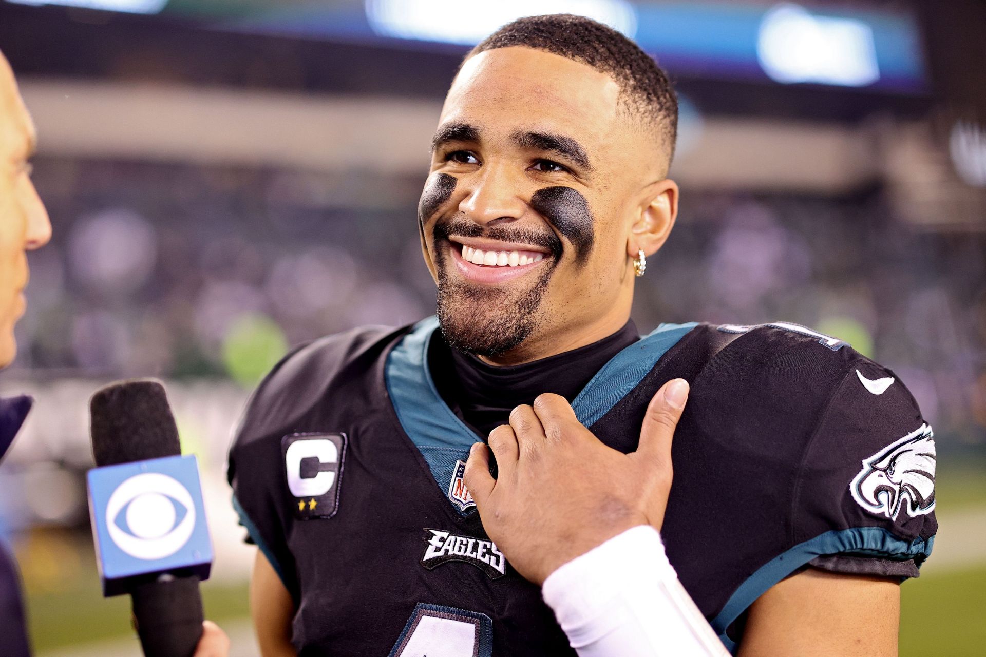 Eagles expect Jalen Hurts to be available to play against Giants in Week 18,  per report 