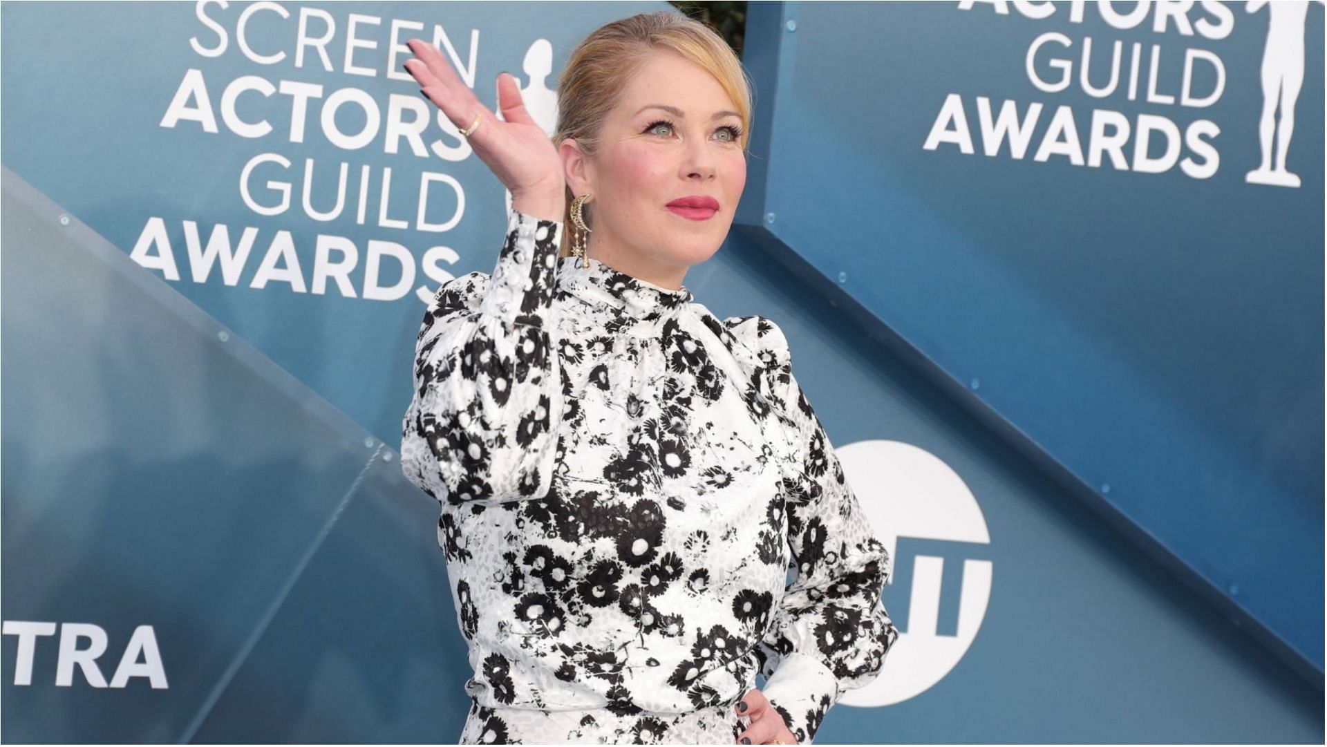 Christina Applegate revealed about her diagnosis of multiple sclerosis in 2021 (Image via Leon Bennett/Getty Images)