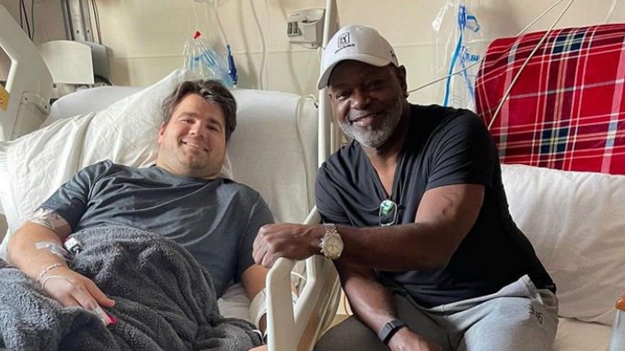 Emmitt Smith took to social media to share that he visited former NFL running back Peyton Hillis as he recovers from a recent accident. 