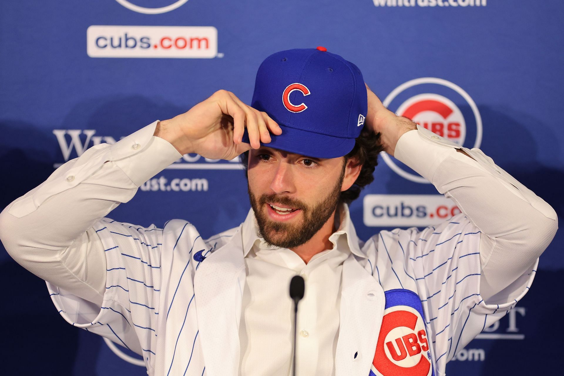 Chicago Cubs introduce Dansby Swanson.