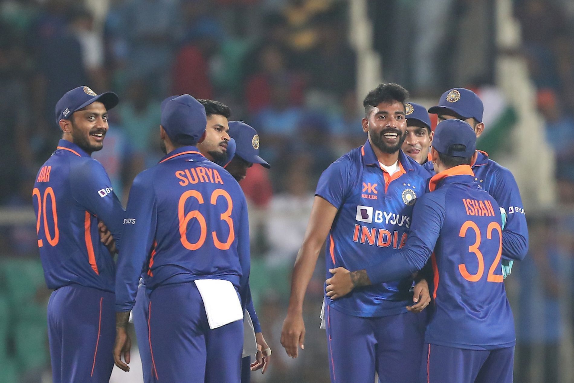 Mohammed Siraj’s 4-fer blows away Sri Lanka for 73 as India whitewash ...