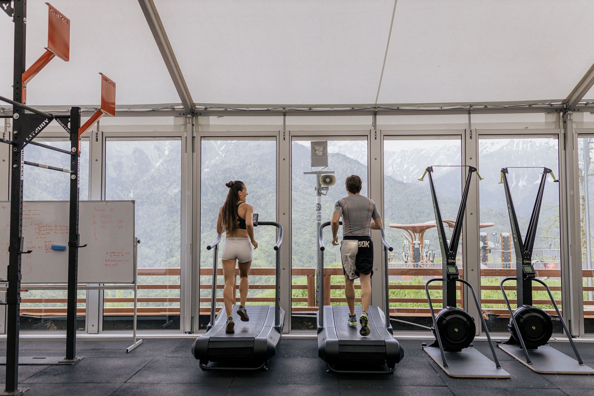 Treadmill workout (Image via Pexels/Anastasia Shuraeva)