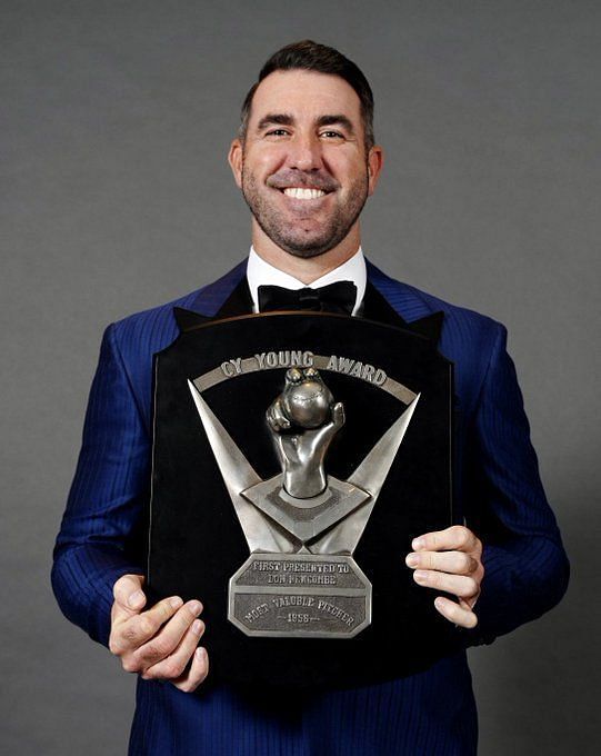 Braves mascot Blooper pokes fun at trophy making company for misspelling  'Valuable' as 'Valuble' in Cy Young Awards