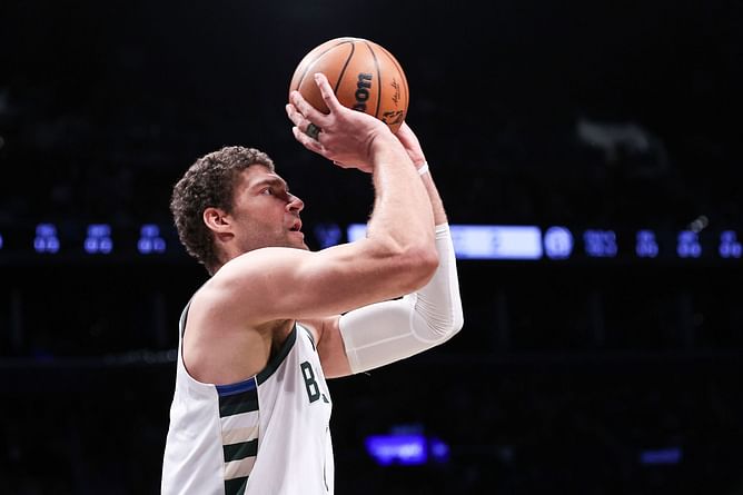 How does Brook Lopez's stats compare to his twin brother, Robin Lopez? All you need to know