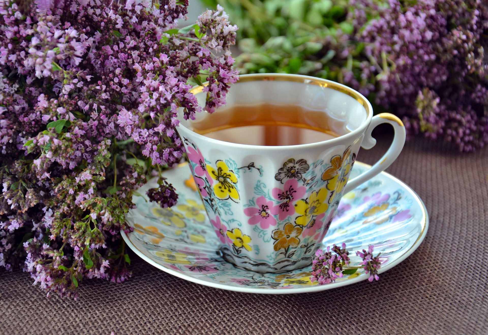 Best way to brew a tea is to steep it for ten minutes (Image via Pexels/Mareefe)