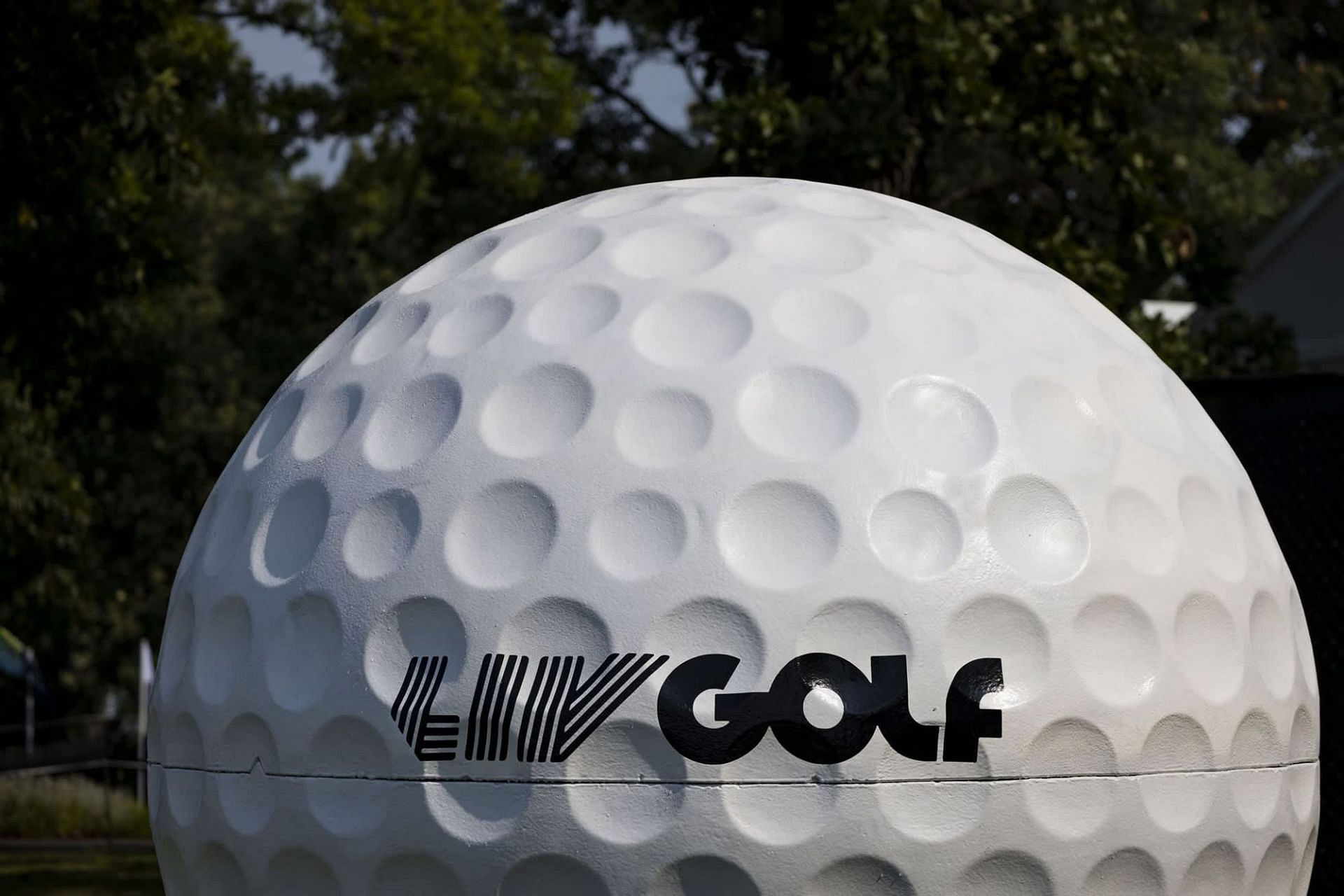 تستمر مشاكل القيادة في LIV Golf مع ترك مسؤول تنفيذي كبير آخر