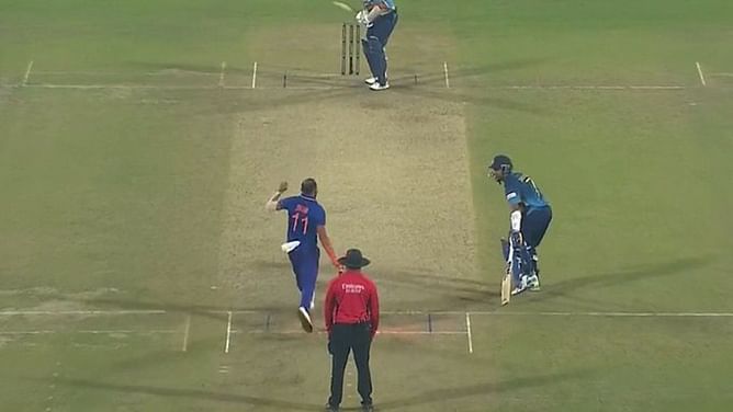 'The right of making that appeal or decision lies with the bowler' - R Ashwin backs Mohammed Shami's run-out attempt against Dasun Shanaka