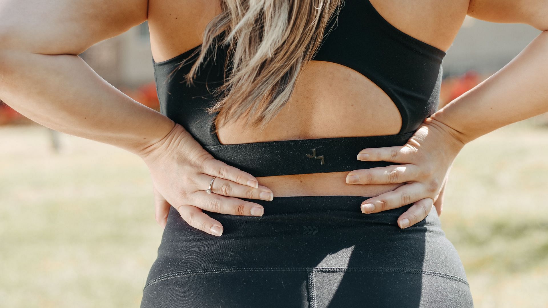 Fibromyalgia may result in muscle pain. (Image via Pexels/ Kindel Media)