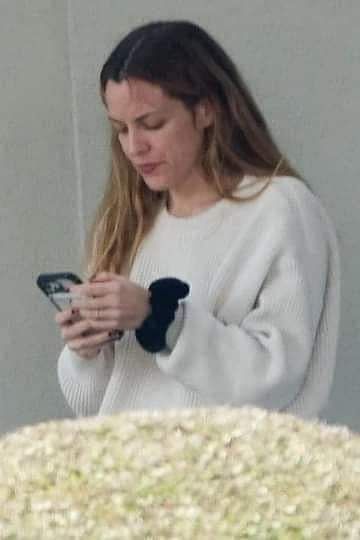 Riley Keough & Ben Smith-Petersen Take Baby Daughter On Grocery Run