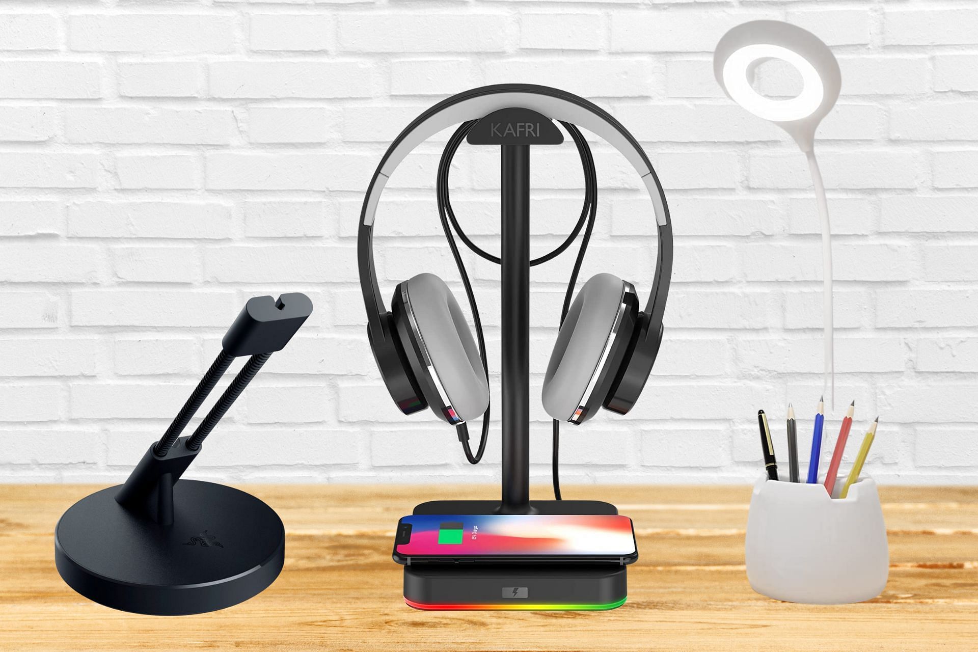 Useful tech gadgets to keep your desk clean (Image via Sportskeeda)