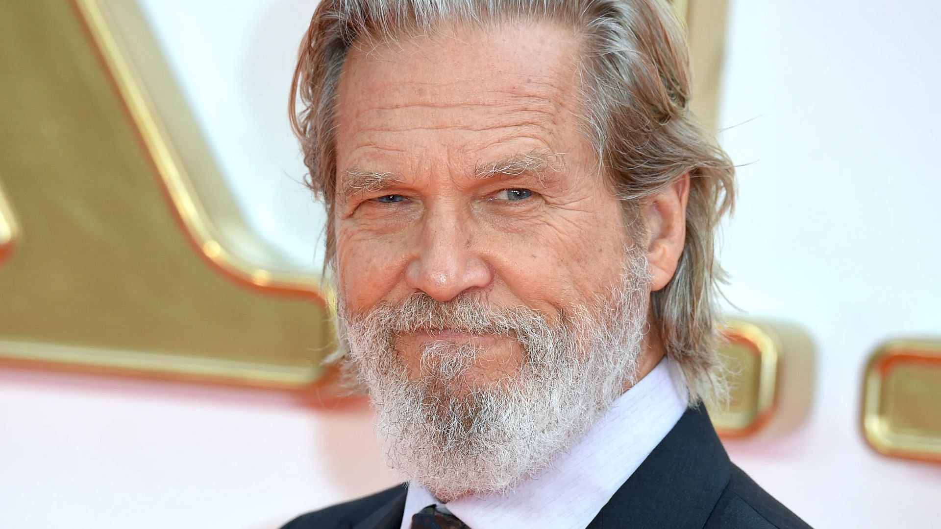 Jeff Bridges paid tribute to his parents. (Image via Anthony Harvey/Getty)