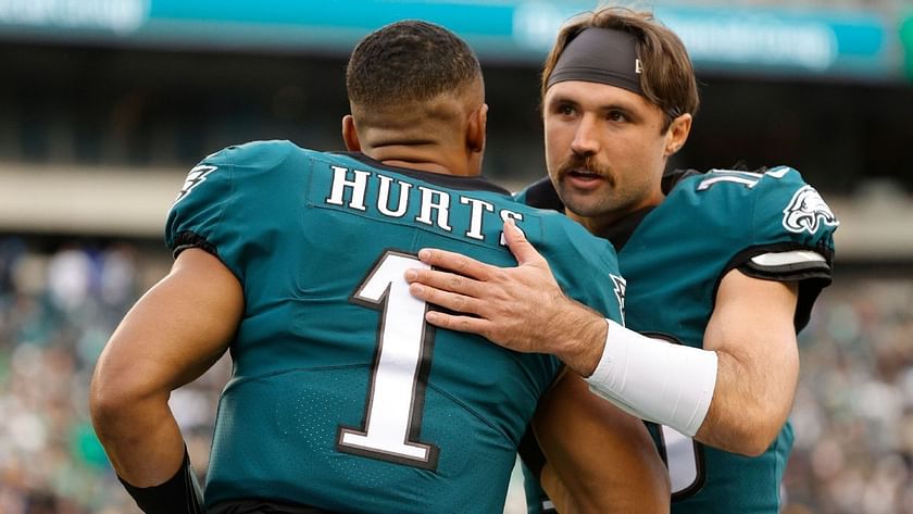 Who is the Philadelphia Eagles' starting QB vs New Orleans Saints