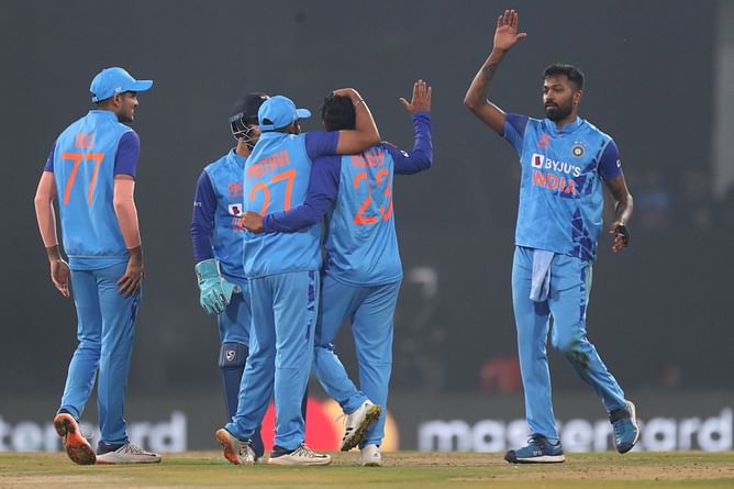India crawl to series-leveling win in low-scoring thriller after spinners restrict New Zealand to 99/8