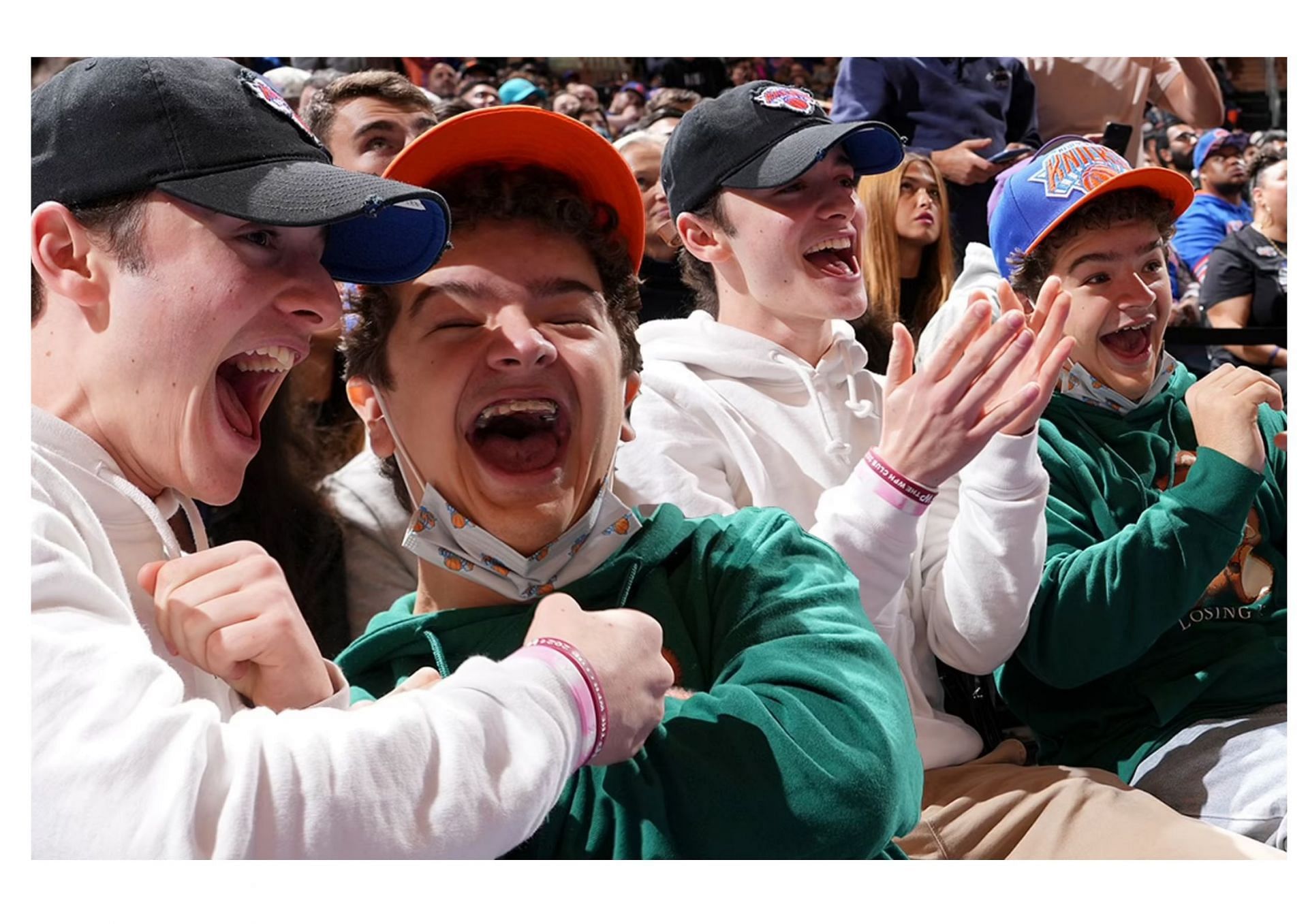 Noah Schnapp and Gaten Materazzo enjoying a New York Knicks game. [photo: Daily Mail]