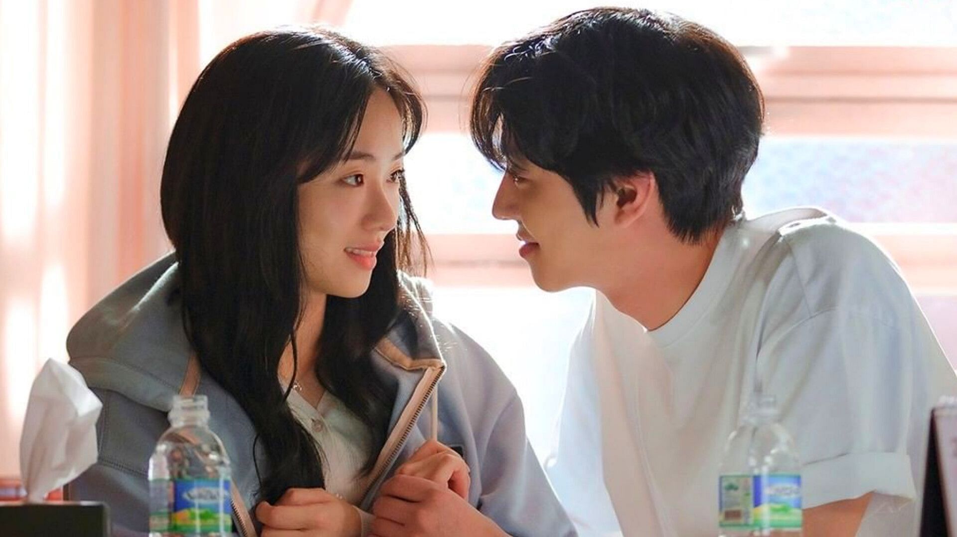 Featuring Jeon Yeo-been and Ahn Hyo-seop (Image via Netflix)