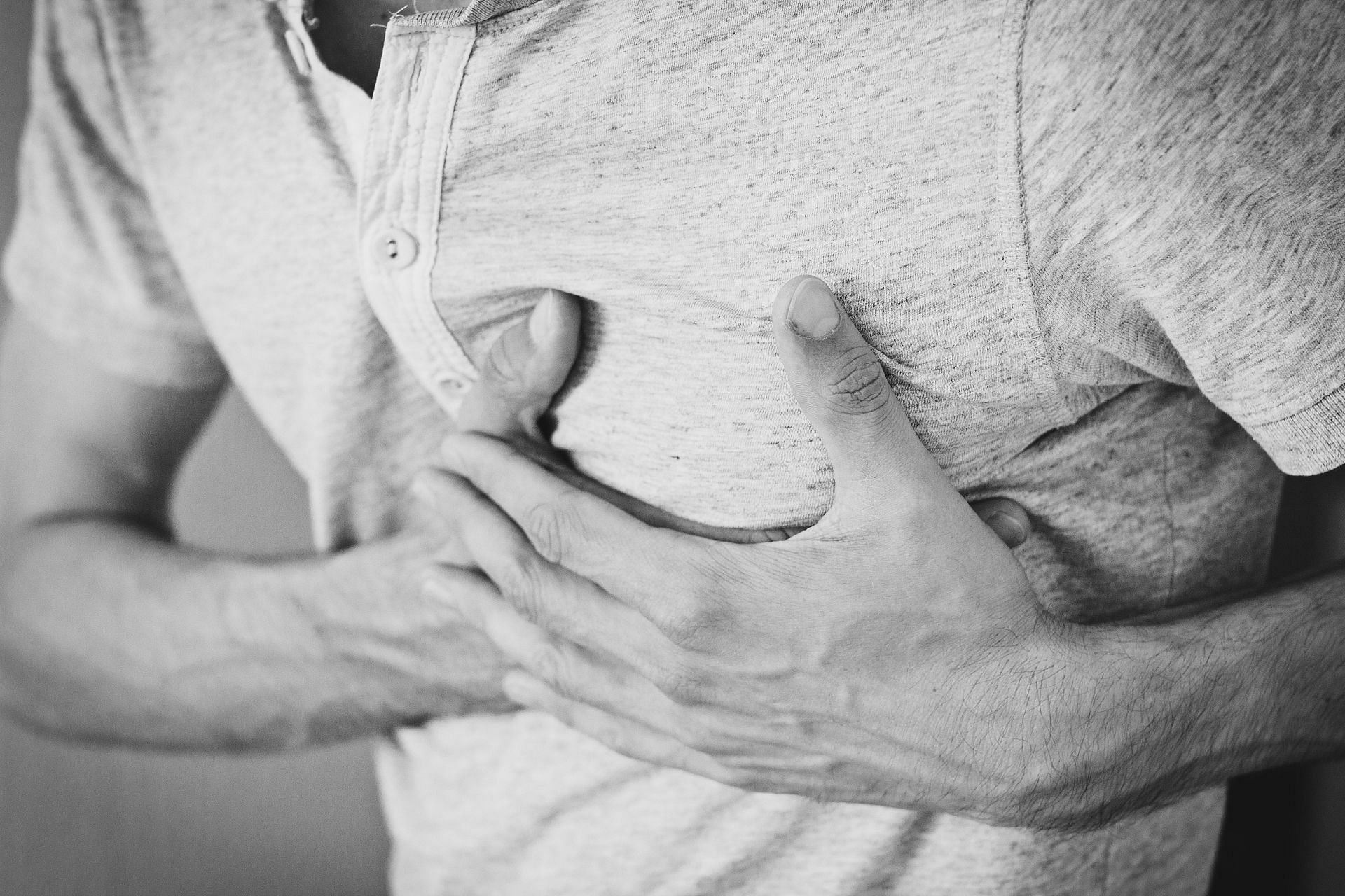 Chest pain is the initial symptom of LVH. (Image via Pexels/ Freestockorg)