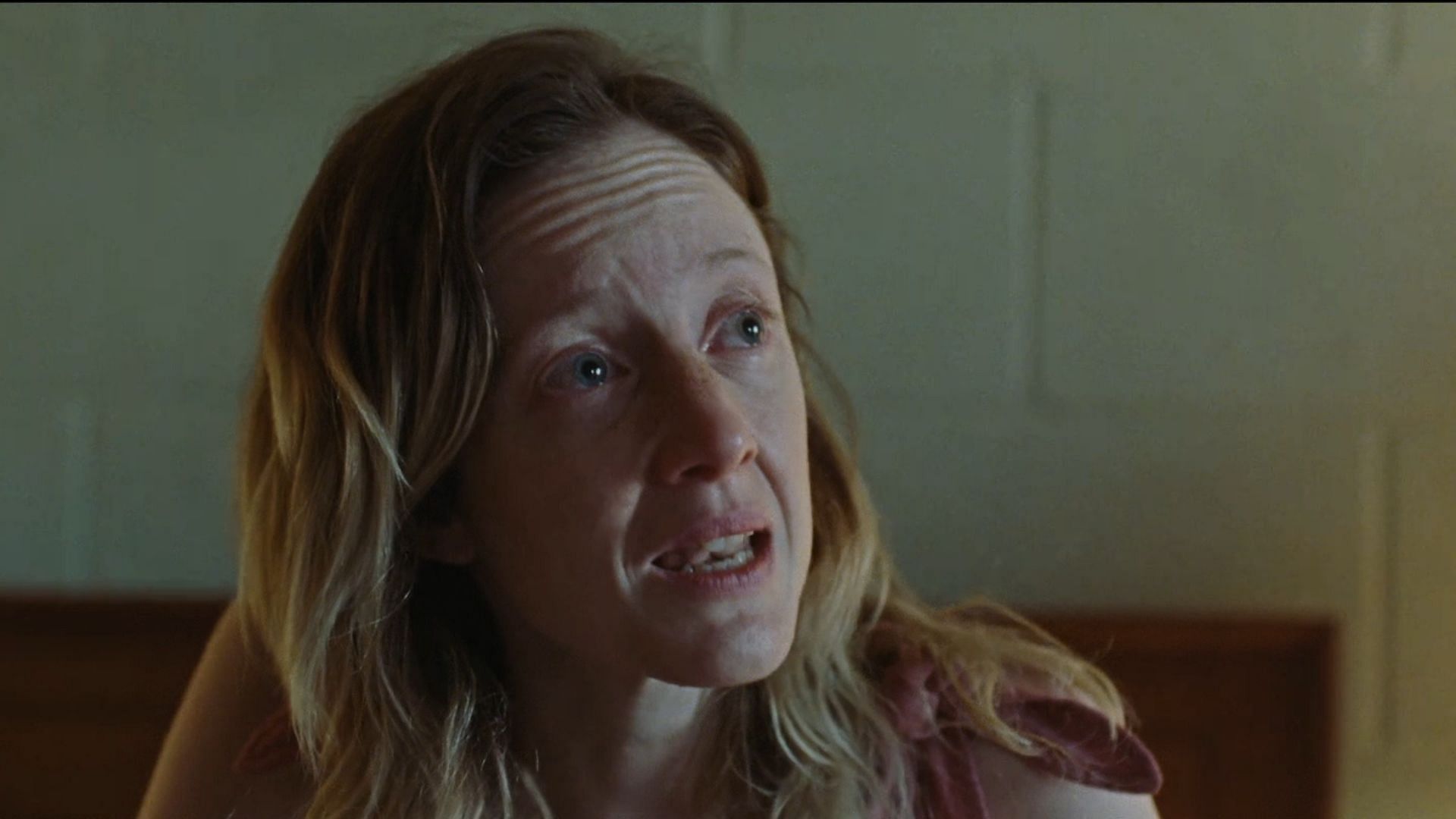 A still of Andrea Riseborough in To Leslie (Image Via IMDb)