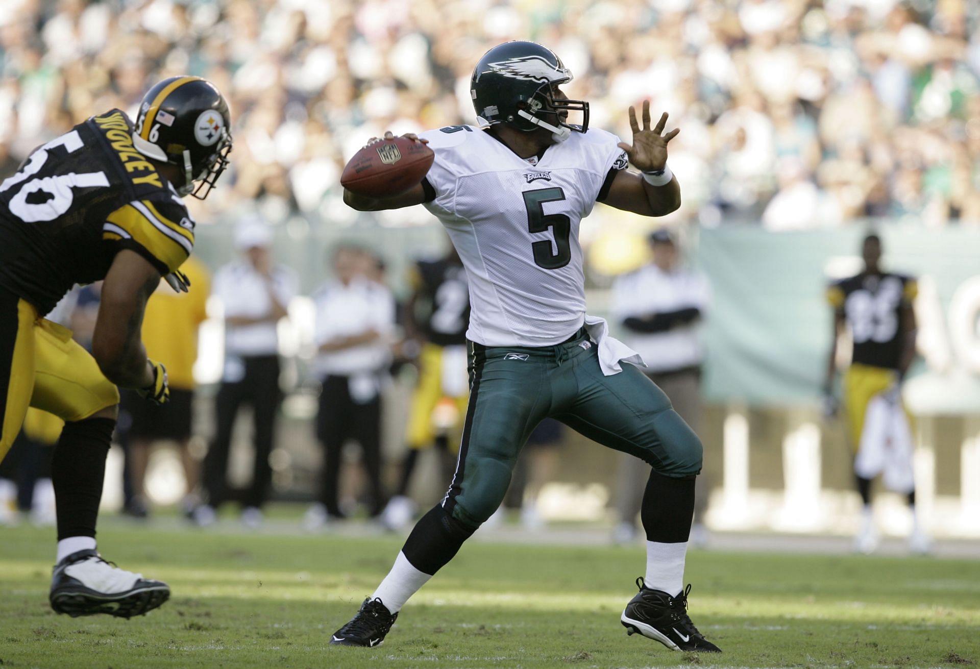 McNabb spent the majority of his career with the Eagles (Image via Getty Images)