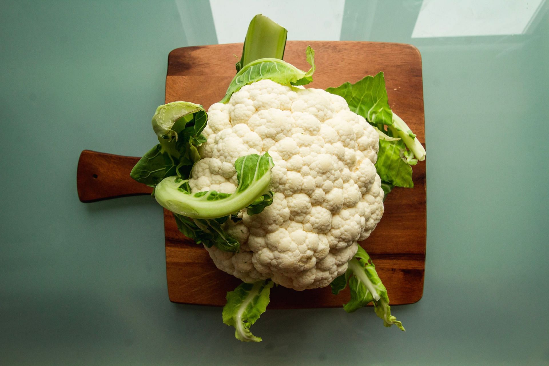 Cauliflower helps with the digestion. (Image via Unsplash / Louis Hansel)