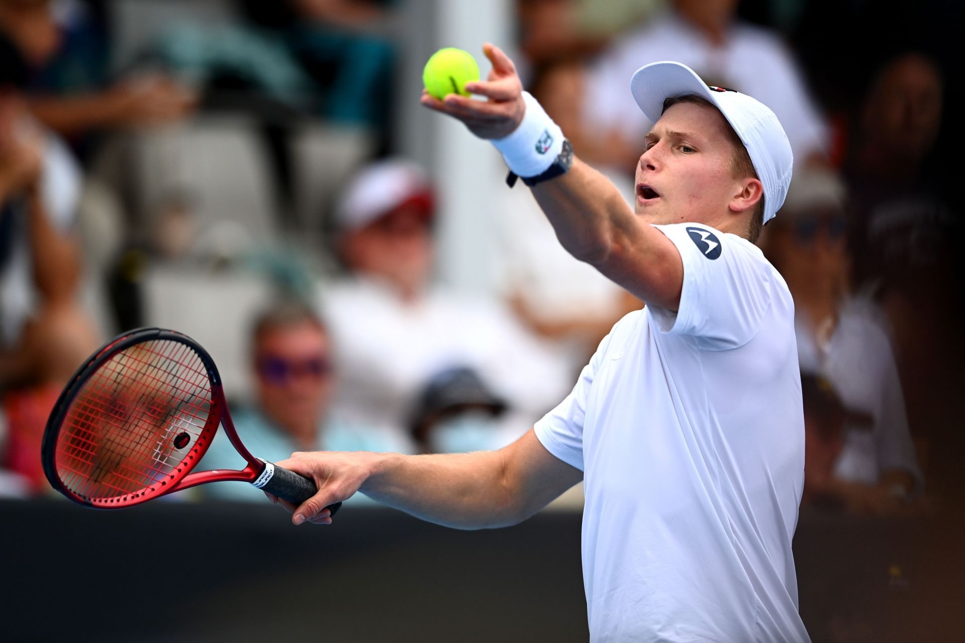 Jenson Brooksby in action in his first-round match at the 2023 ASB Men&#039;s Classic.