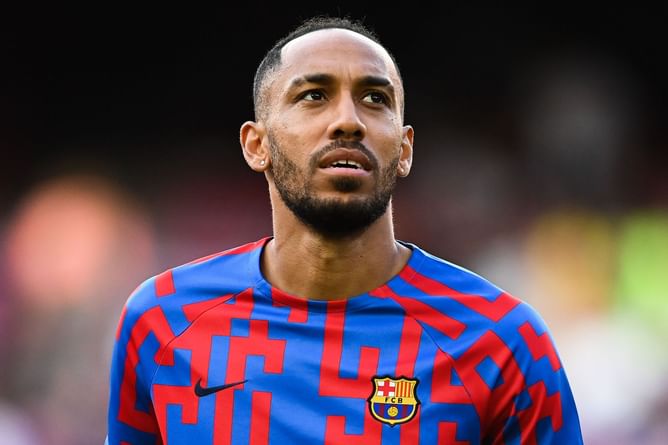 Barcelona want to re-sign Pierre-Emerick Aubameyang if they offload 29-year-old attacker - Reports
