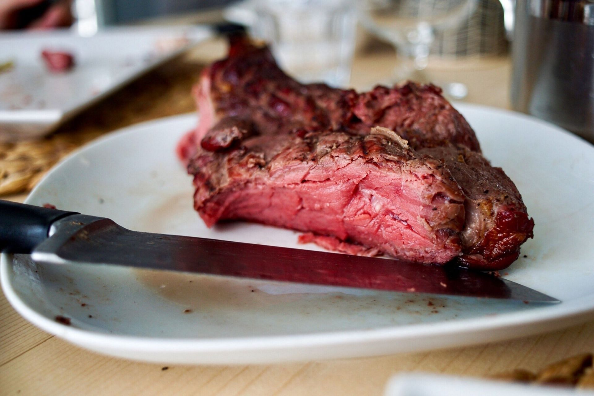 Fod high in zinc are foods that usually include red meat.(Image via Unsplash/Sven Brandsma)