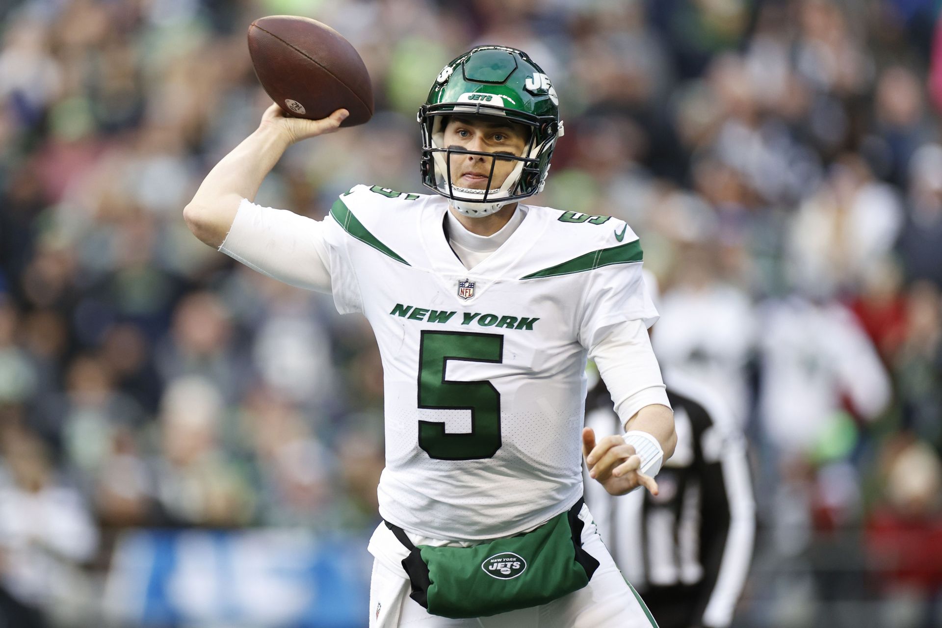 QB Mike White 'would love to be back with the Jets,' but also intrigued by  Dolphins