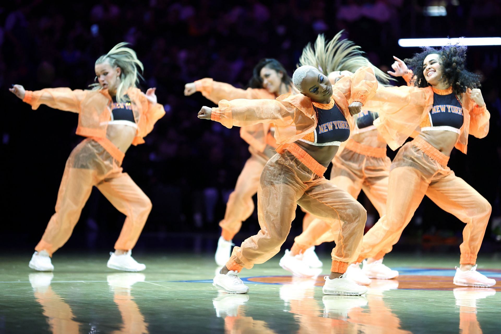 Warriors Dance Team (Golden State Warriors Dancers) - NBA Dancers -  1/23/2022 dance performance 