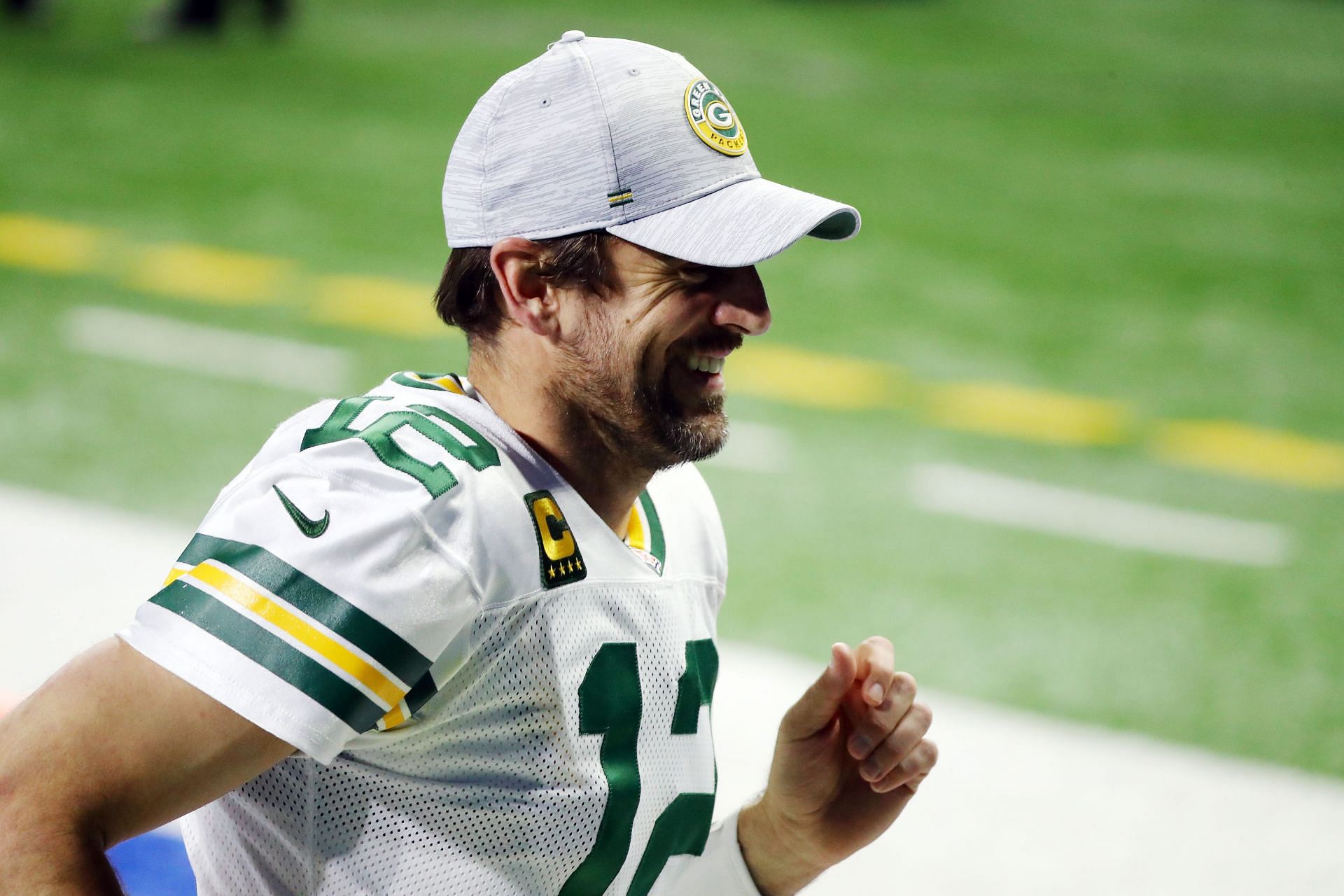 Aaron Rodgers mulling future with Packers or possibly elsewhere - ESPN