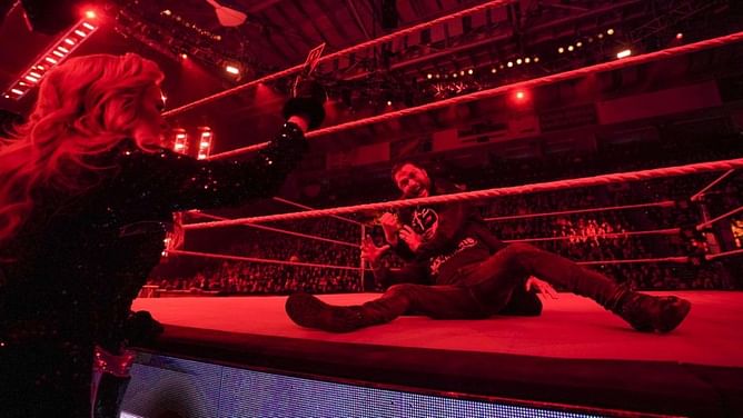 "मैं उन दोनों का बुरा हाल कर दूंगा" - पूर्व WWE चैंपियन ने हद पार करने के लिए फेमस Superstar और उनकी वाइफ को दी धमकी