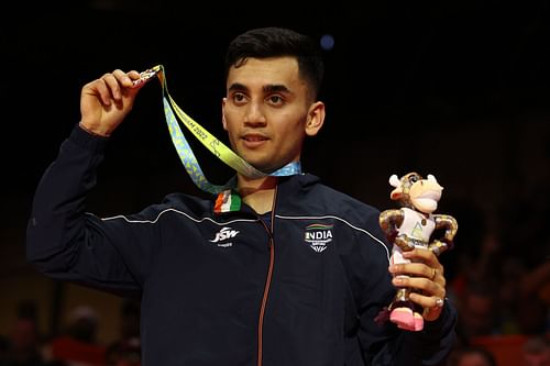 Lakshya Sen flaunts the Commonwealth Games men's singles gold medal (Image: Getty)