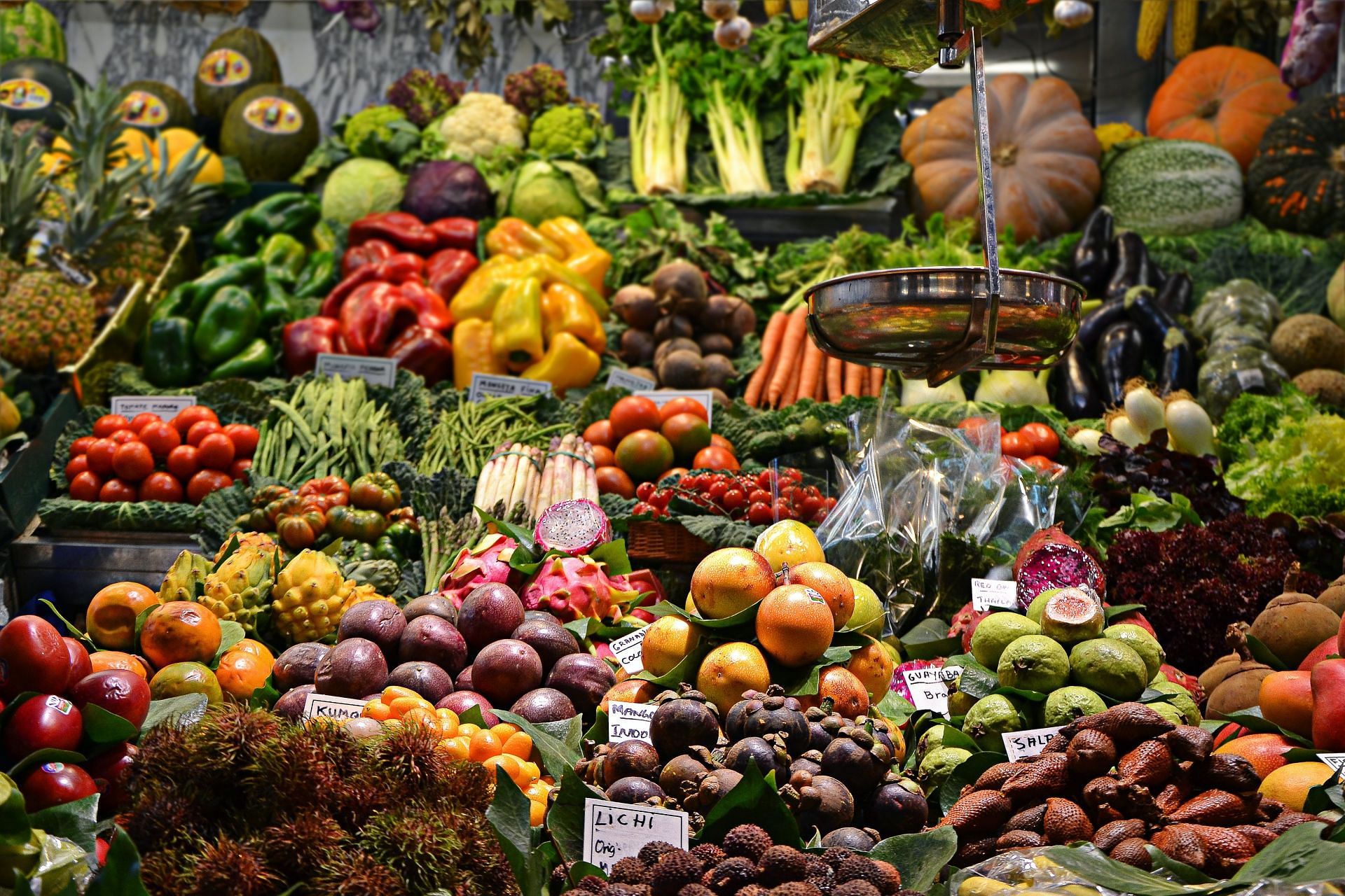 Consuming more of plant-based foods. (Image via Unsplash /Jacopo Maia)
