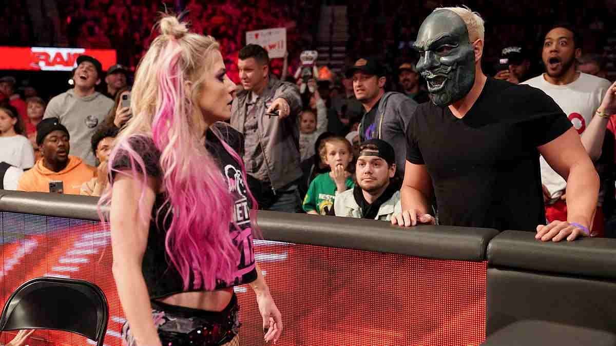 Will Uncle Howdy help Alexa Bliss win a title at the show?