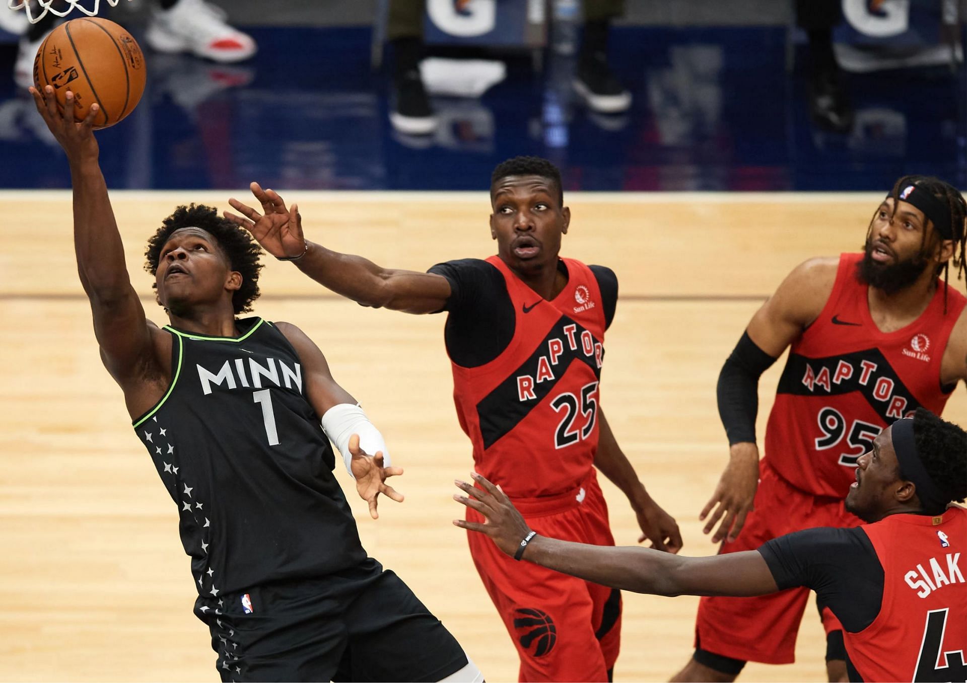 Anthony Edwards played a crucial role in the Minnesota Timberwolves 128-126 win over the Toronto Raptors tonight. [photo: Dunking with Wolves]