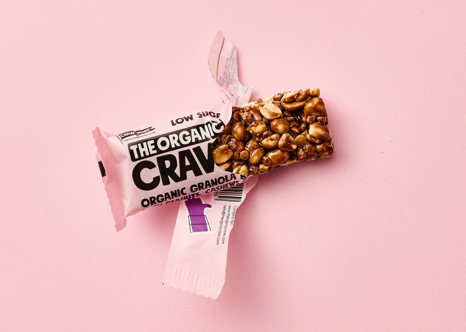 Low-sugar protein bars are one of the healthiest options for your diet! (Image via unsplash/The Organic Crave Company)