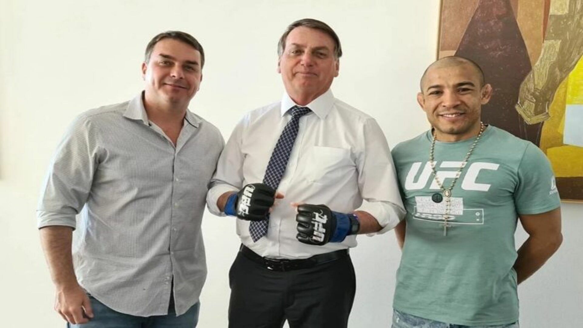 Jair Bolsonaro (middle) with Jose Aldon (right) 