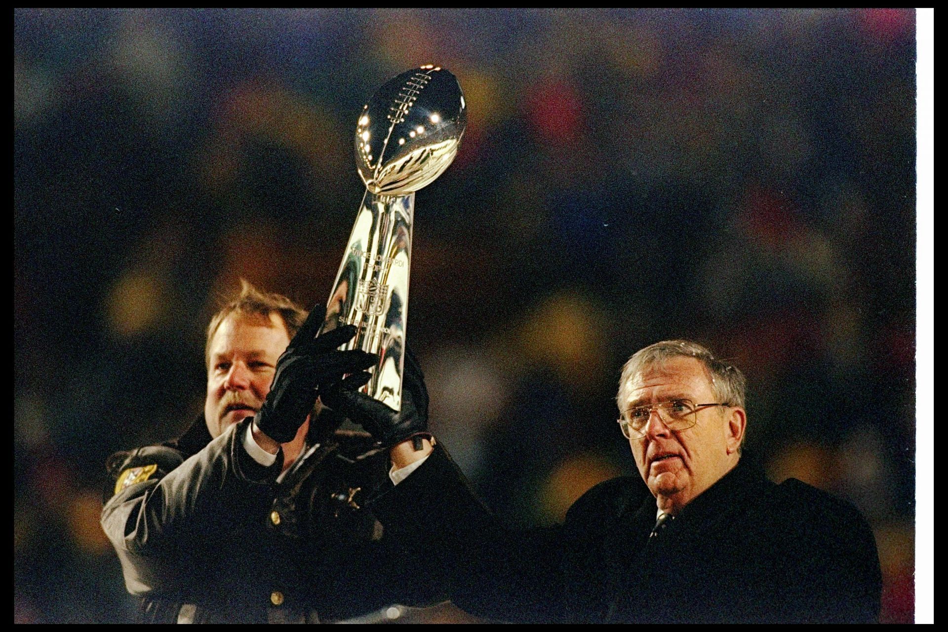 Packers win 12th title in Super Bowl XXXI